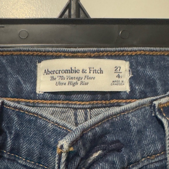 Abercrombie high rise flare - Picture 3 of 4